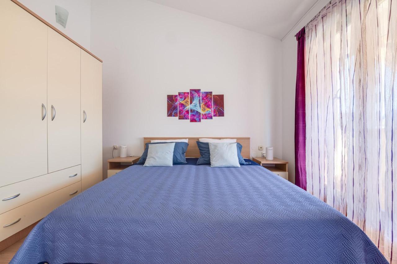 Villa Livia With Three Nice Apartments, Swimming Pool, Childrens Playground, Barbecue And Free Parking Ližnjan 외부 사진