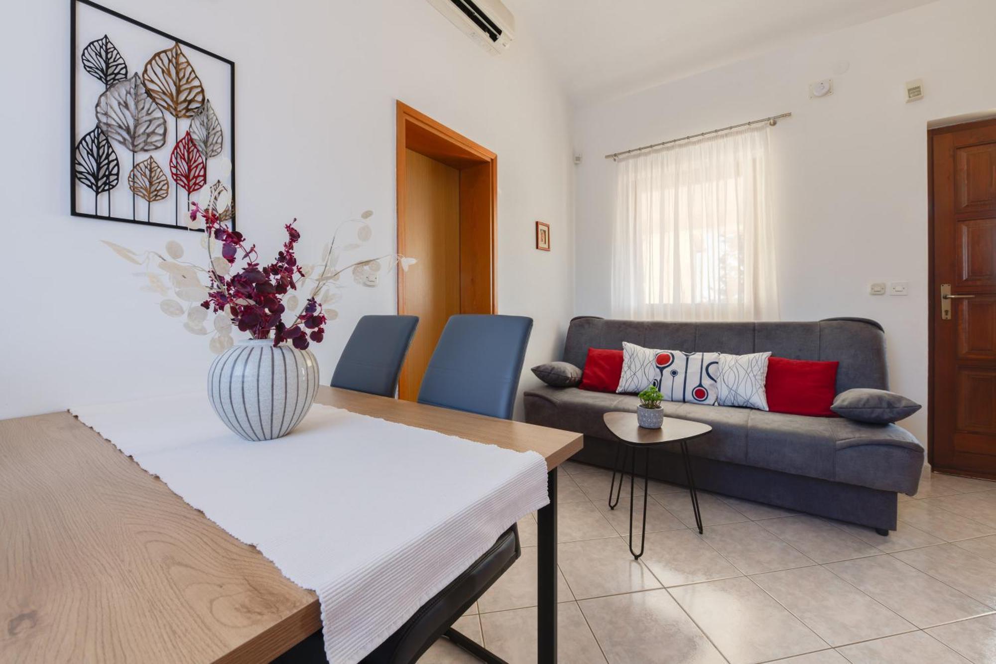 Villa Livia With Three Nice Apartments, Swimming Pool, Childrens Playground, Barbecue And Free Parking Ližnjan 외부 사진