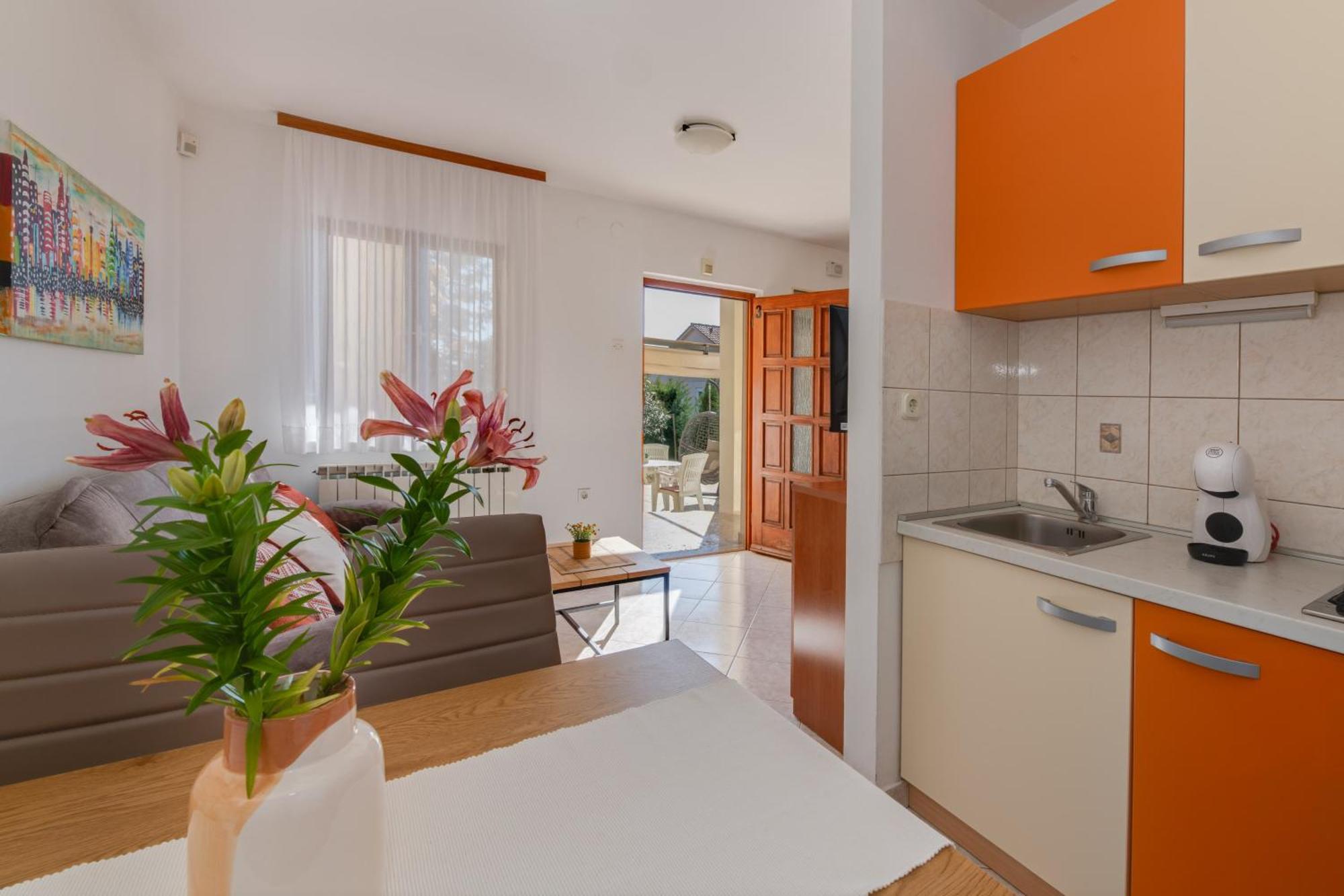 Villa Livia With Three Nice Apartments, Swimming Pool, Childrens Playground, Barbecue And Free Parking Ližnjan 외부 사진