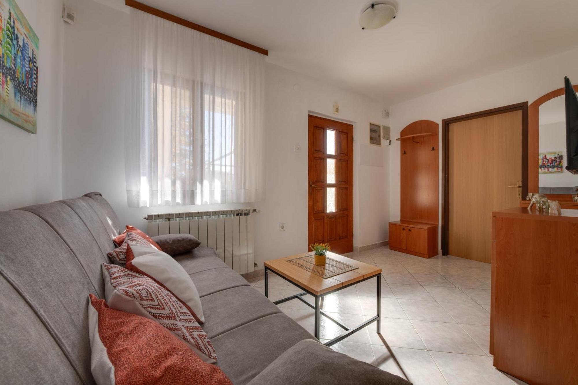Villa Livia With Three Nice Apartments, Swimming Pool, Childrens Playground, Barbecue And Free Parking Ližnjan 외부 사진